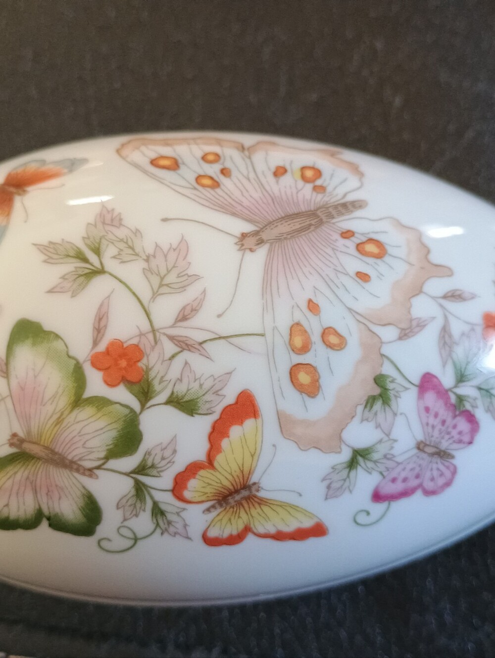 Vintage 1970s Avon Porcelain Treasure Egg, Butterflies, Flowers, & 22k Gold Trim